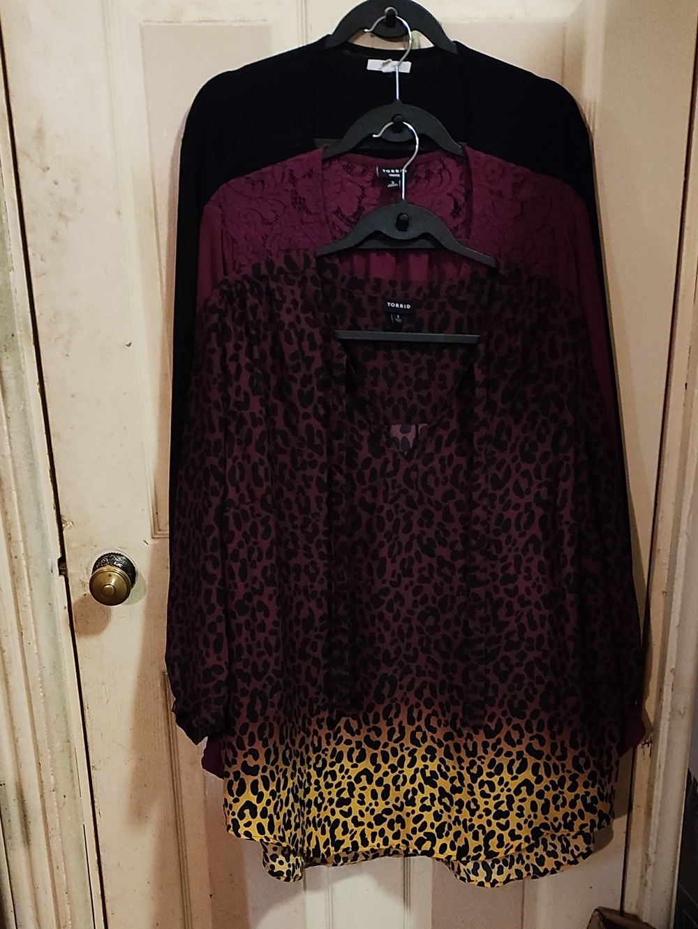 Torrid / maurices - set of 3 v neck blouses